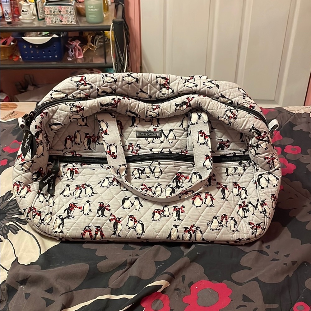 VERA BRADLEY PENGUIN PRINT QUILTED BAG